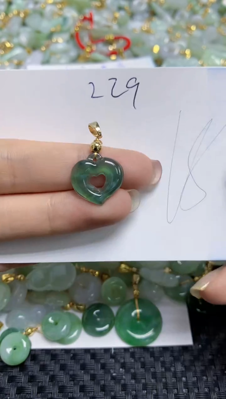 【闪购商品】翡翠颈饰合金天然A货翡翠