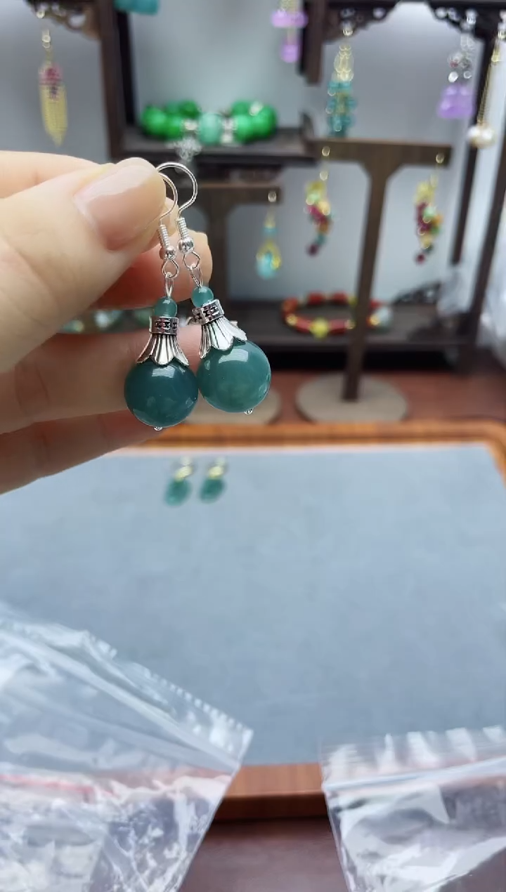 银S925镶嵌翡翠耳饰120000