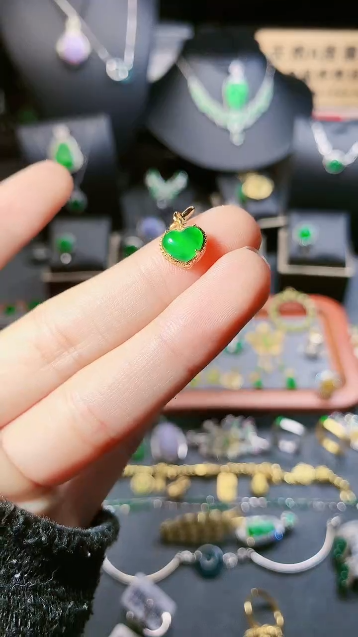 【闪购商品】翡翠吊坠(不含链)银S925镶嵌小提留