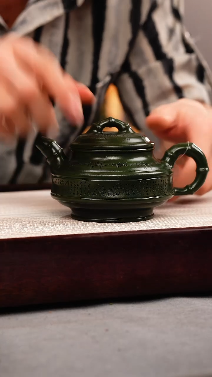 茶壶紫砂绿泥 双线竹鼓 刻绘