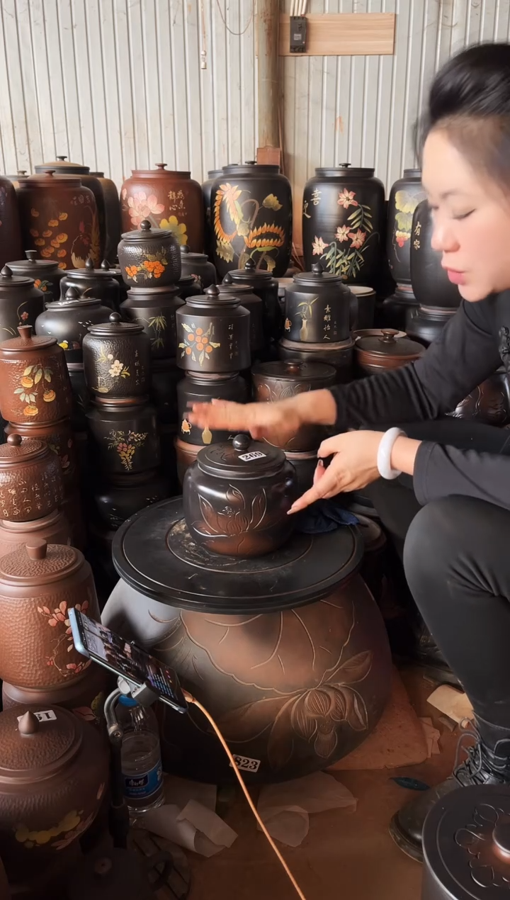 【闪购商品】壶瑕疵茶叶罐 苹果荷花 269