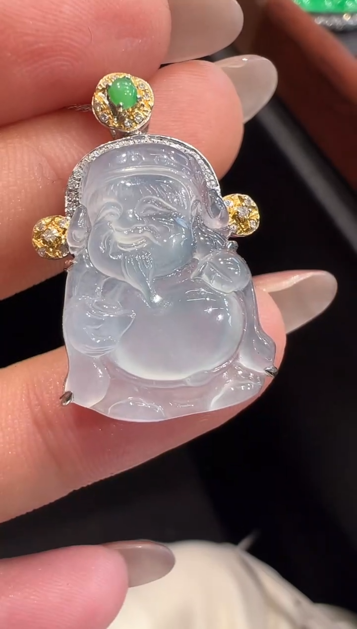 颈饰18K金镶嵌翡翠吊坠