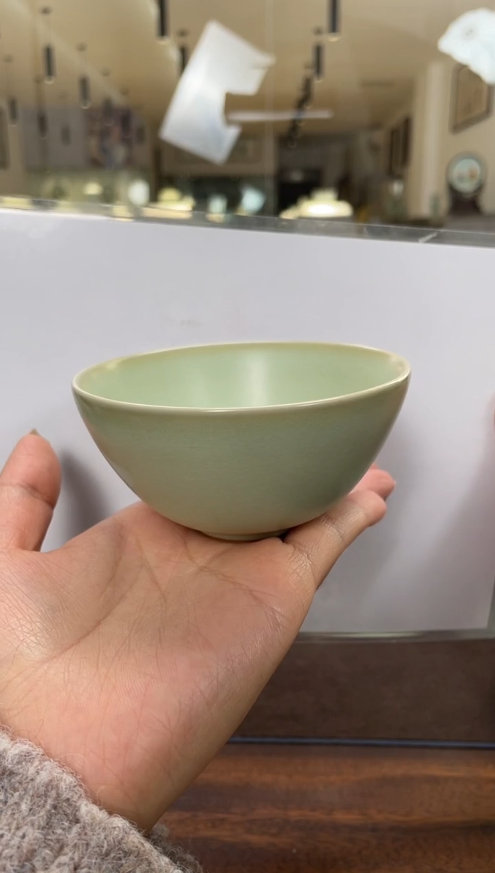 杯子瓷香****簧周泽堂粉青（元宝碗身）