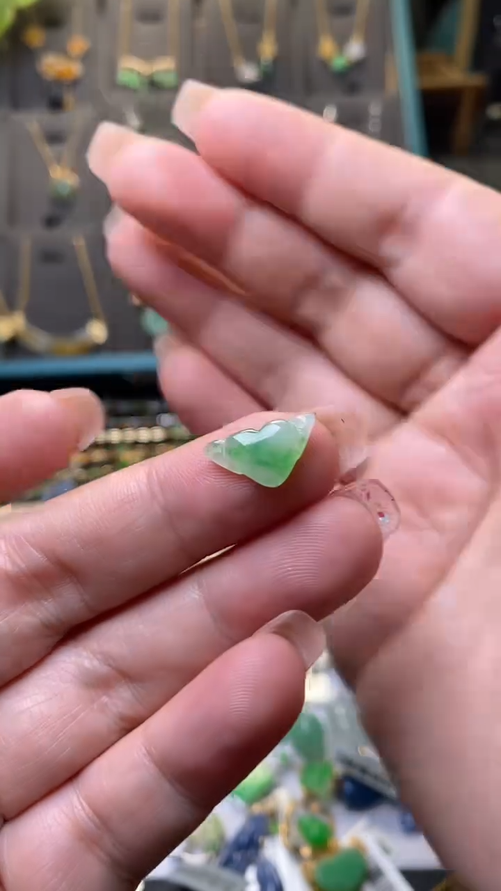 颈饰未镶嵌翡翠净货39949