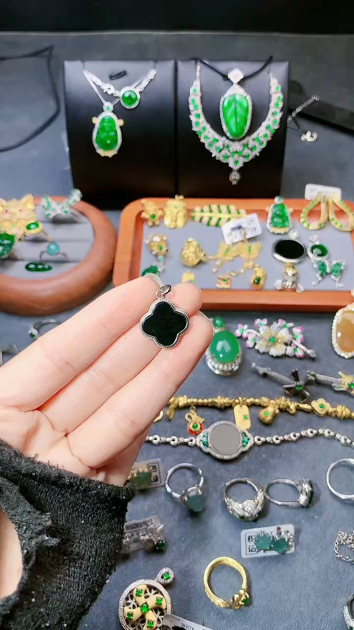 【闪购商品】翡翠颈饰银S925镶嵌吊坠