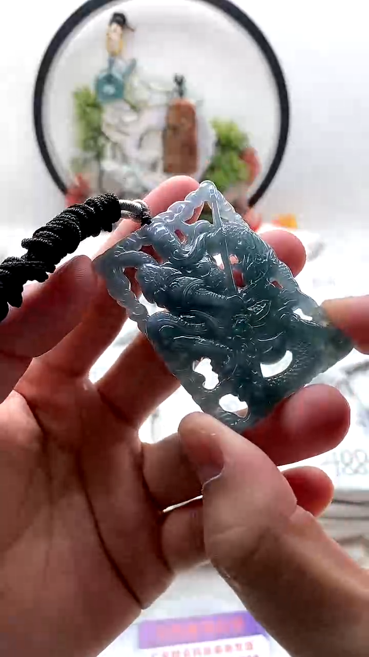 颈饰未镶嵌翡翠关公
