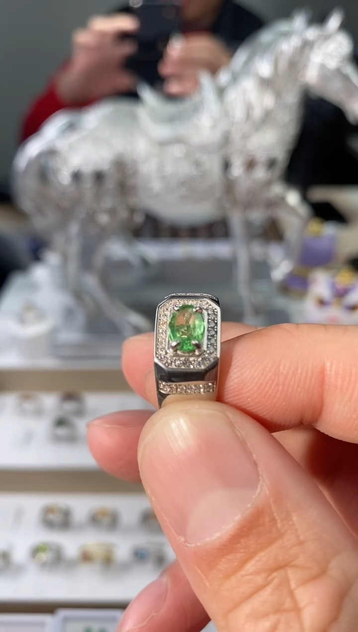 【闪购商品】石榴石（沙弗莱）戒指银S925镶嵌111111111