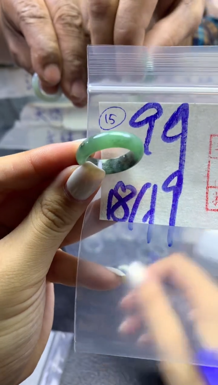 【闪购商品】定制翡翠未镶嵌戒圈1819*99元毛货需精抛光发