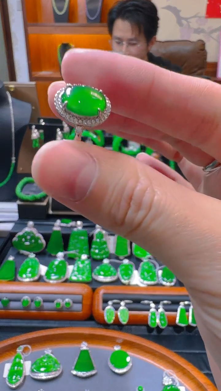 【闪购商品】翡翠戒指银S925镶嵌天然A货翡翠