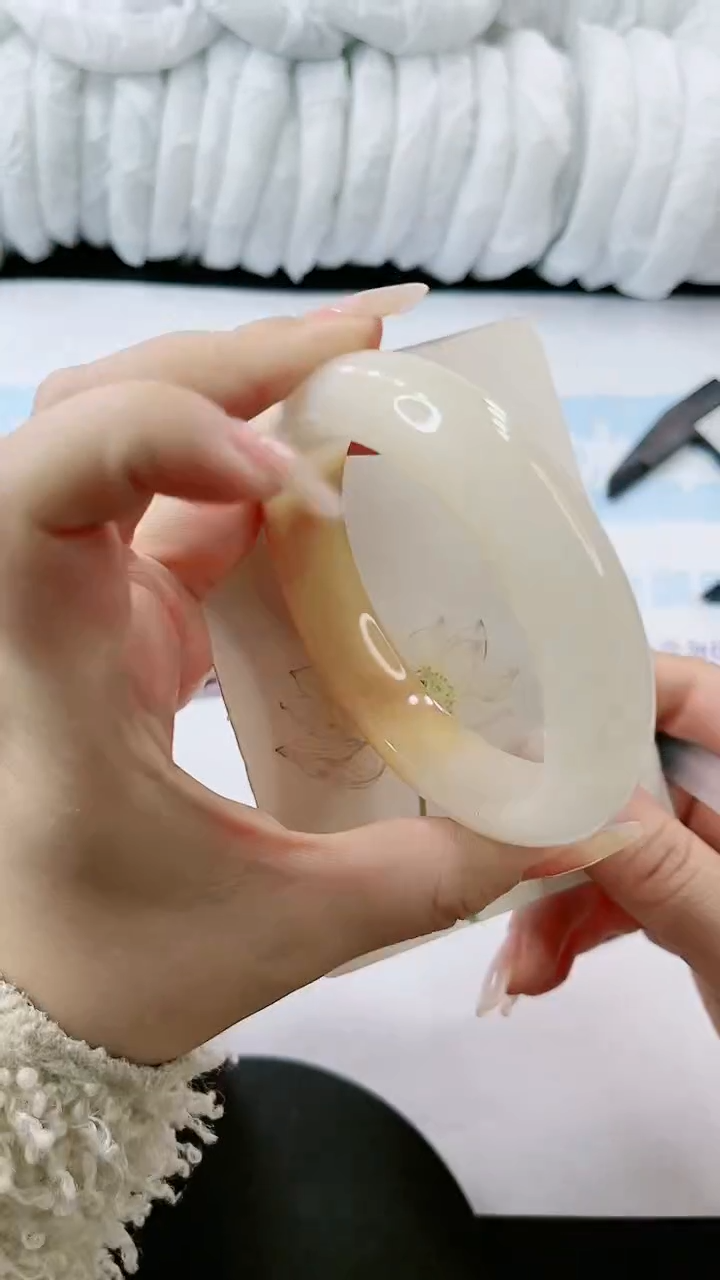 【闪购商品】石英质玉手镯未镶嵌多样性发货F448-62