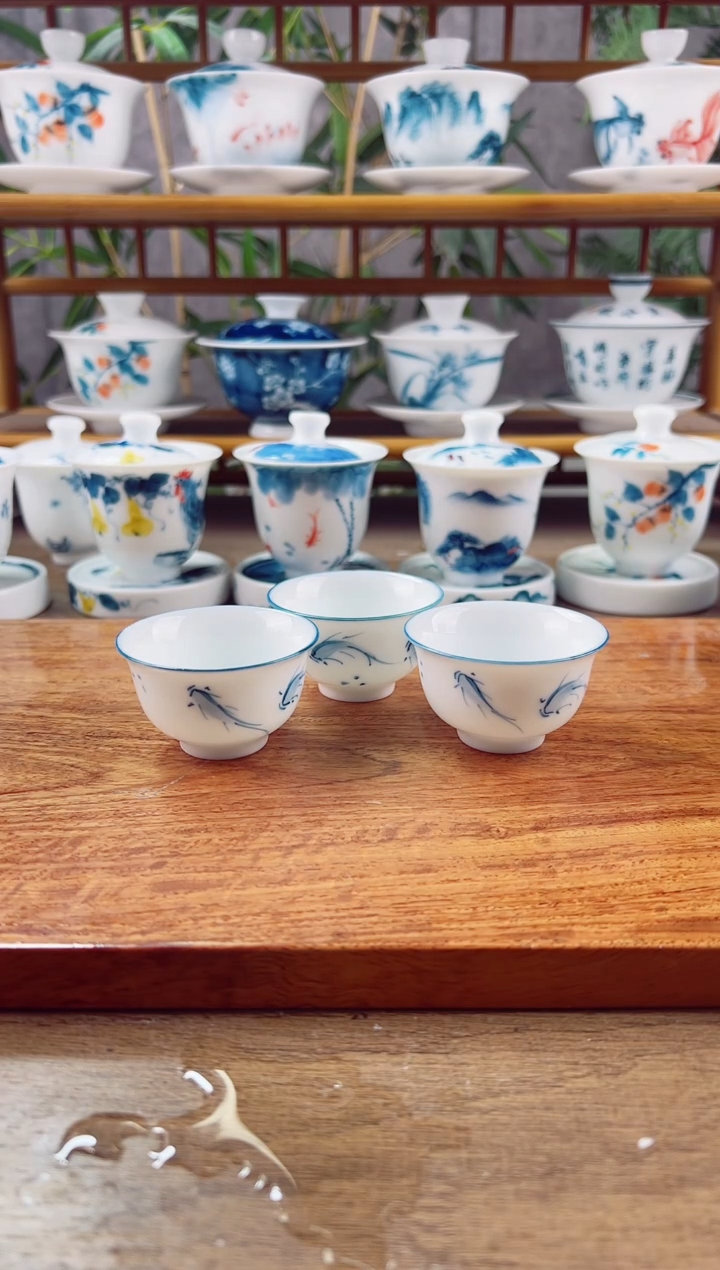 【闪购商品】微瑕荷花鱼聚小和顺杯3个