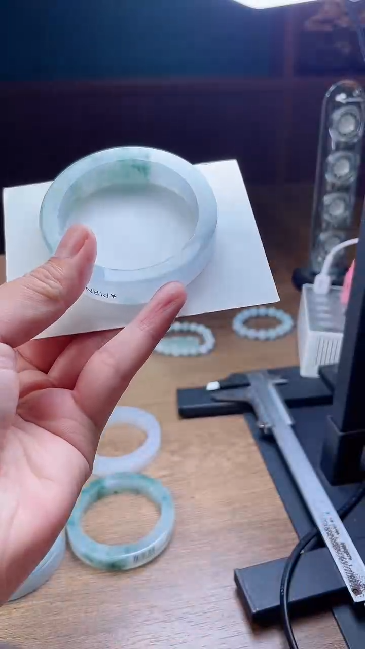 未镶嵌手镯定制翡翠五**空定制