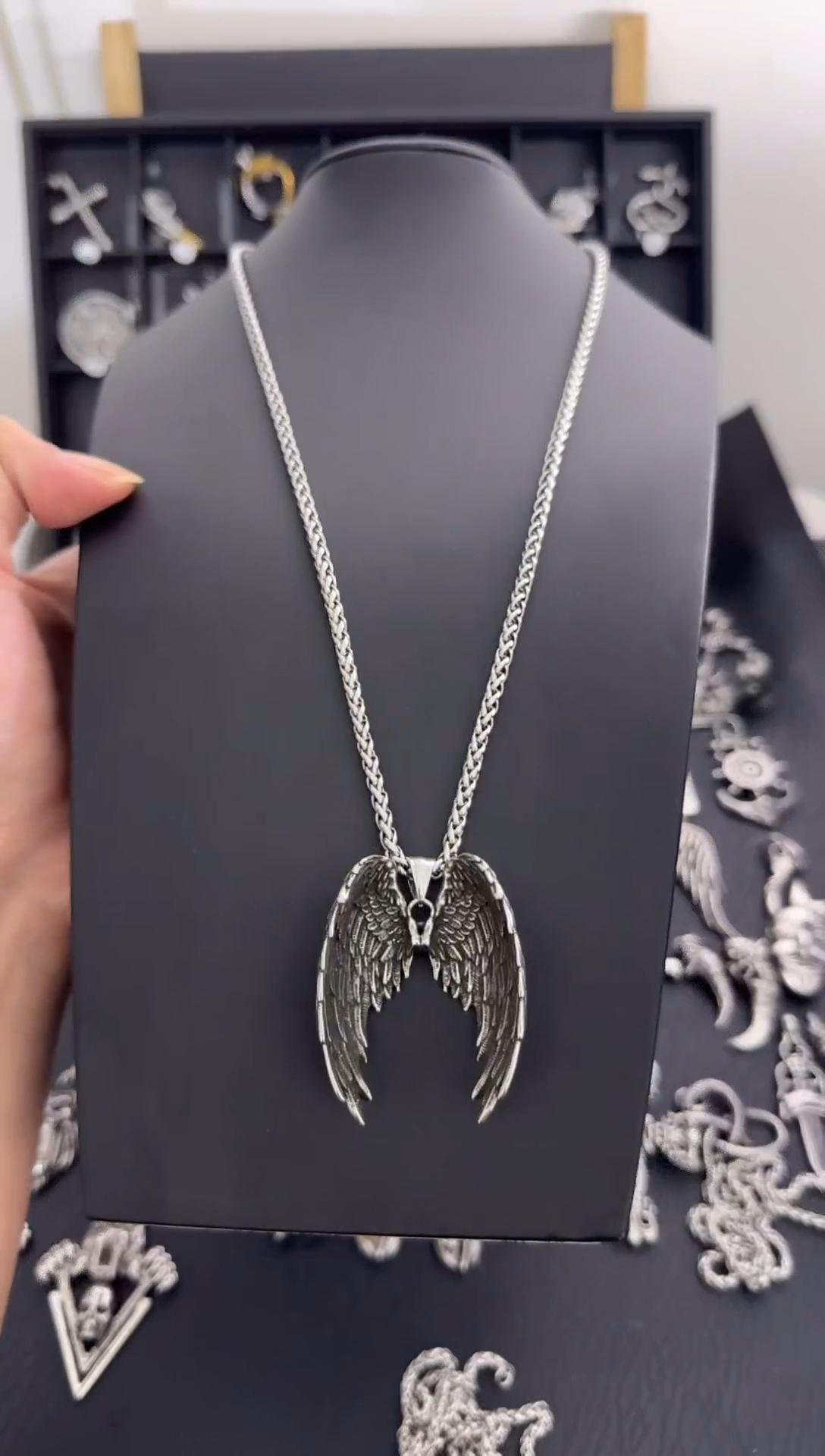 无不锈钢翅膀吊坠搭配龙骨项链60CM长度