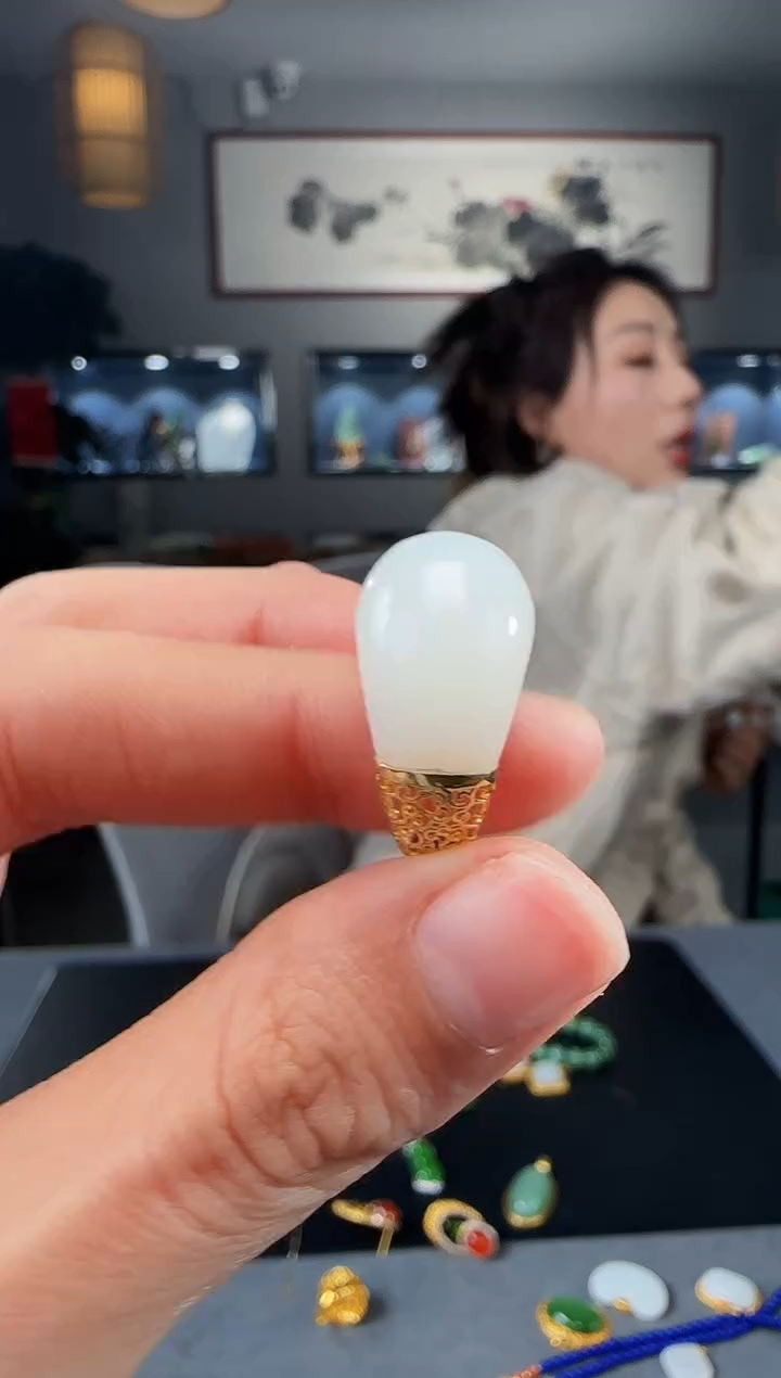 【闪购商品】和田玉戒指18K金镶嵌1