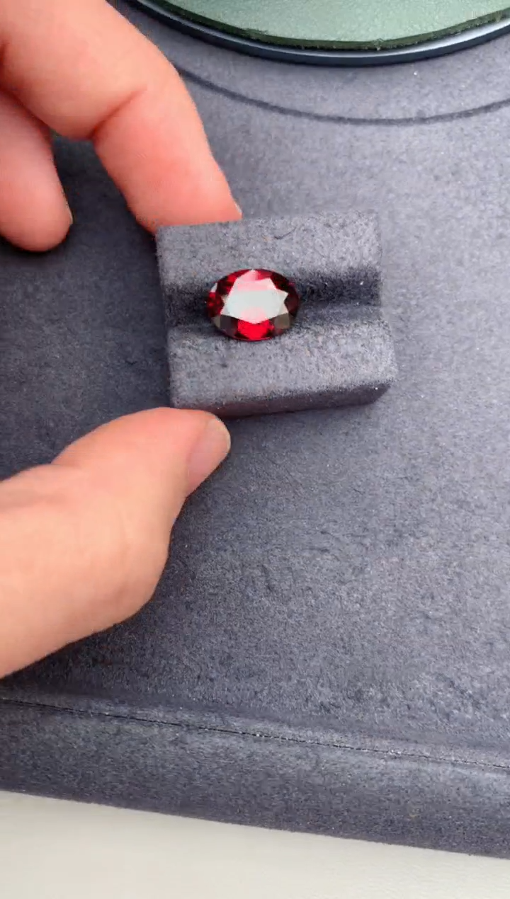石榴石裸石未镶嵌4.8ct镁铝榴石 DF