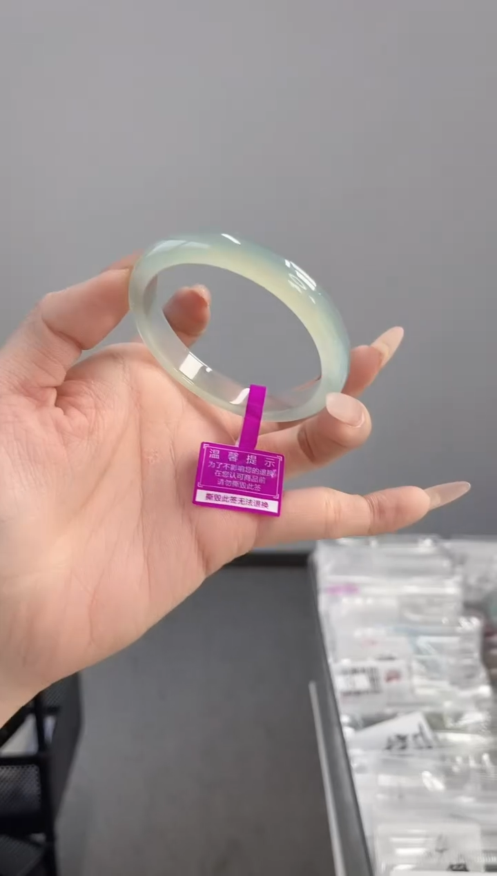 【闪购商品】玛瑙/玉髓手镯未镶嵌52圈