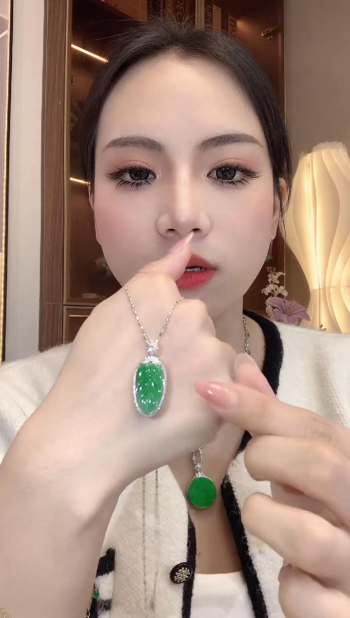 【闪购商品】翡翠吊坠(不含链)18K金镶嵌A20