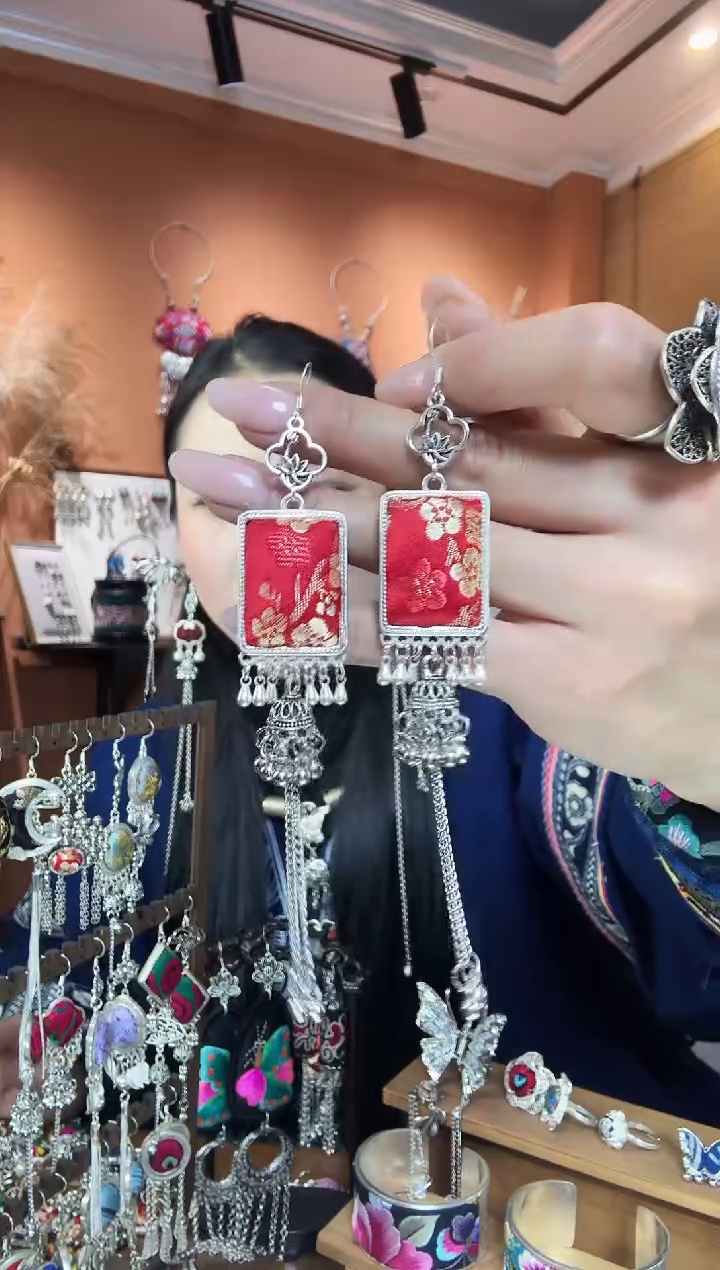 【闪购商品】刺绣纯手工民族风耳环