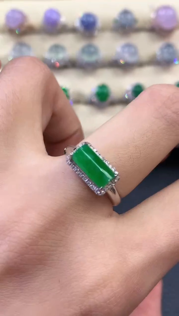 【闪购商品】翡翠戒指18K金镶嵌 B43           