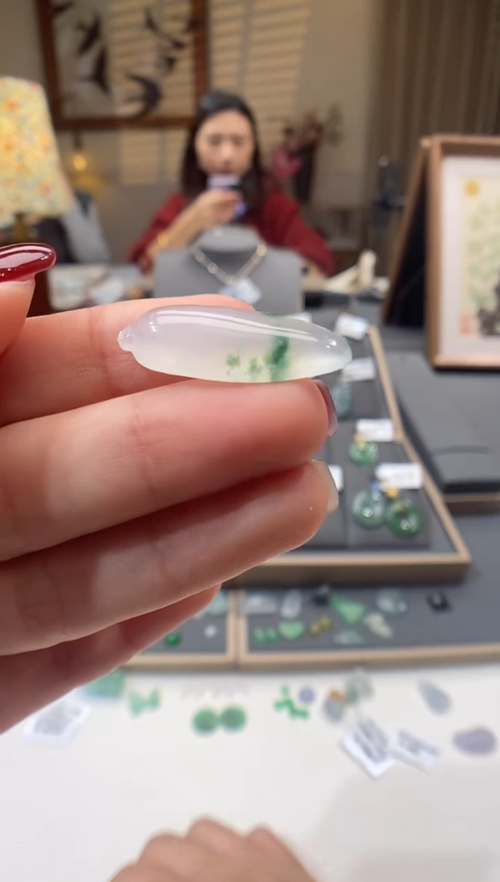 【闪购商品】翡翠颈饰未镶嵌福瓜