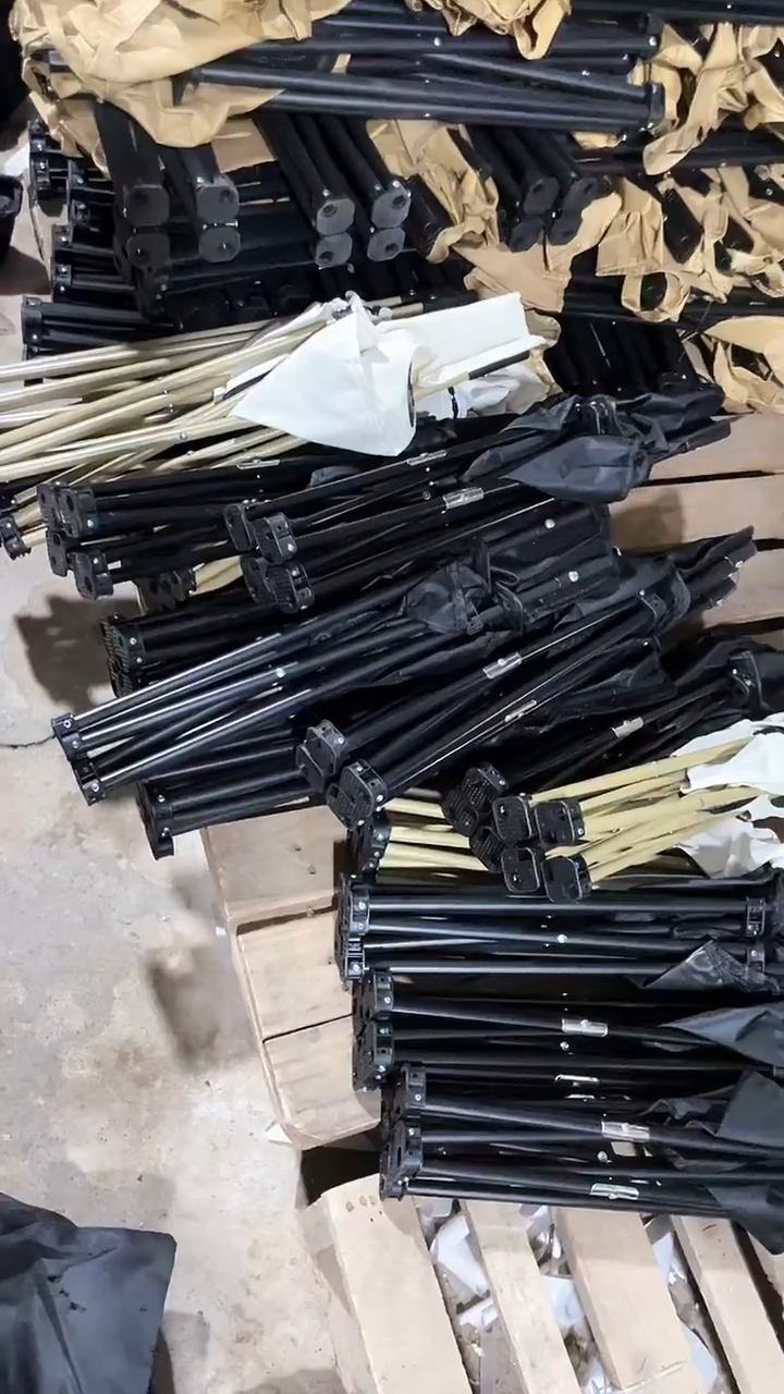 铁中号   折叠靠背  颜色随机