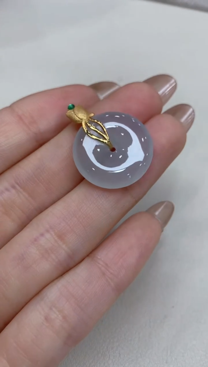 【闪购商品】翡翠吊坠(不含链)18K金镶嵌平安扣