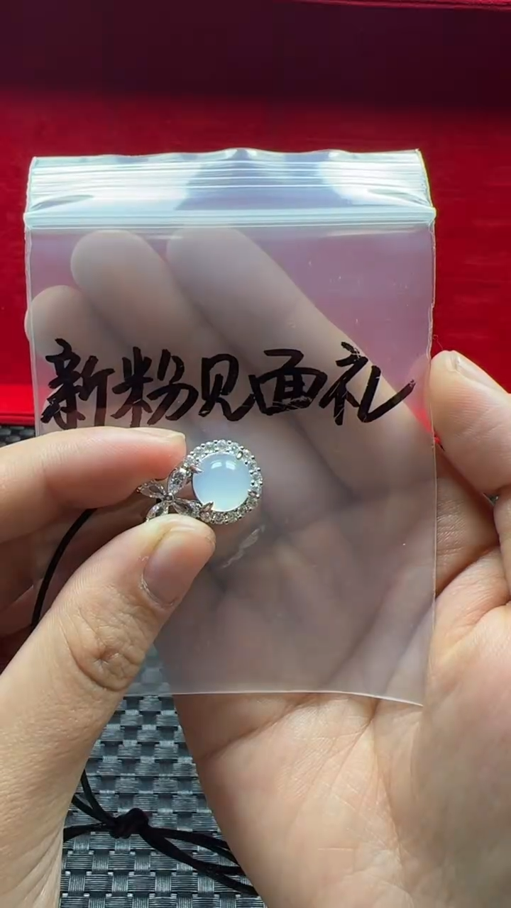 合金颈饰玛瑙/玉髓风**夜吊坠