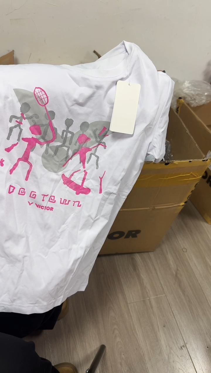 VICTOR胜利正品微瑕球服球鞋       39     狗镇xs