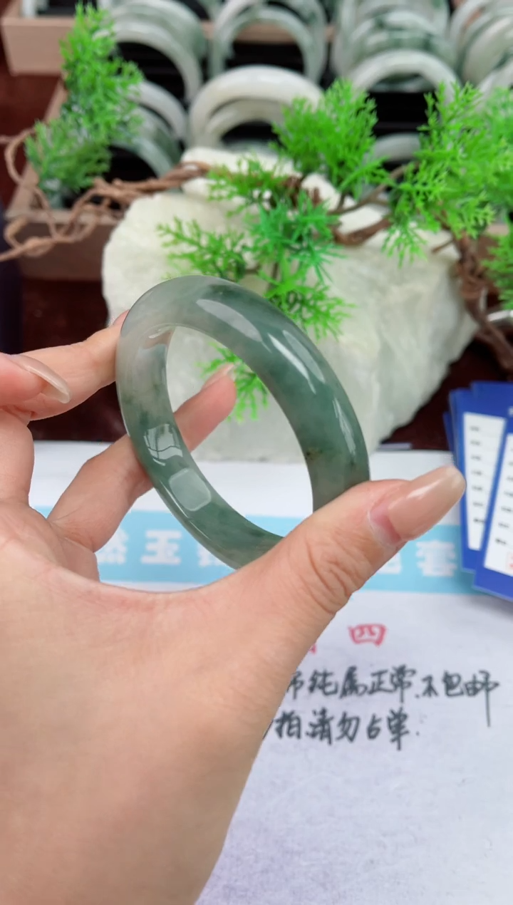 【闪购商品】石英质玉手镯未镶嵌358