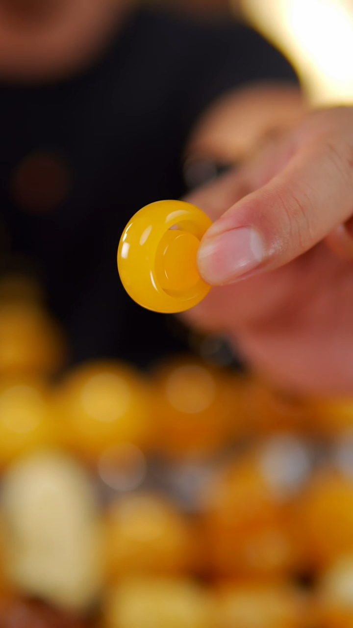 裸石琥珀未镶嵌焦皮料指环内径16.7mm