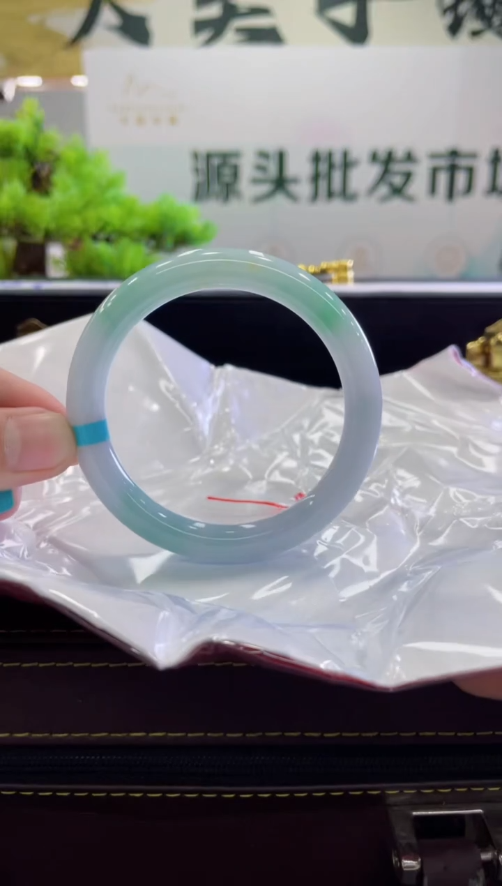 【闪购商品】翡翠手镯未镶嵌手镯