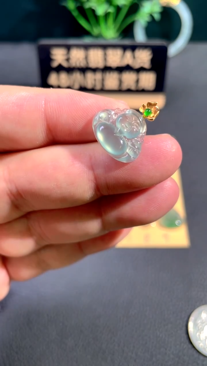 颈饰18K金镶嵌翡翠翡翠