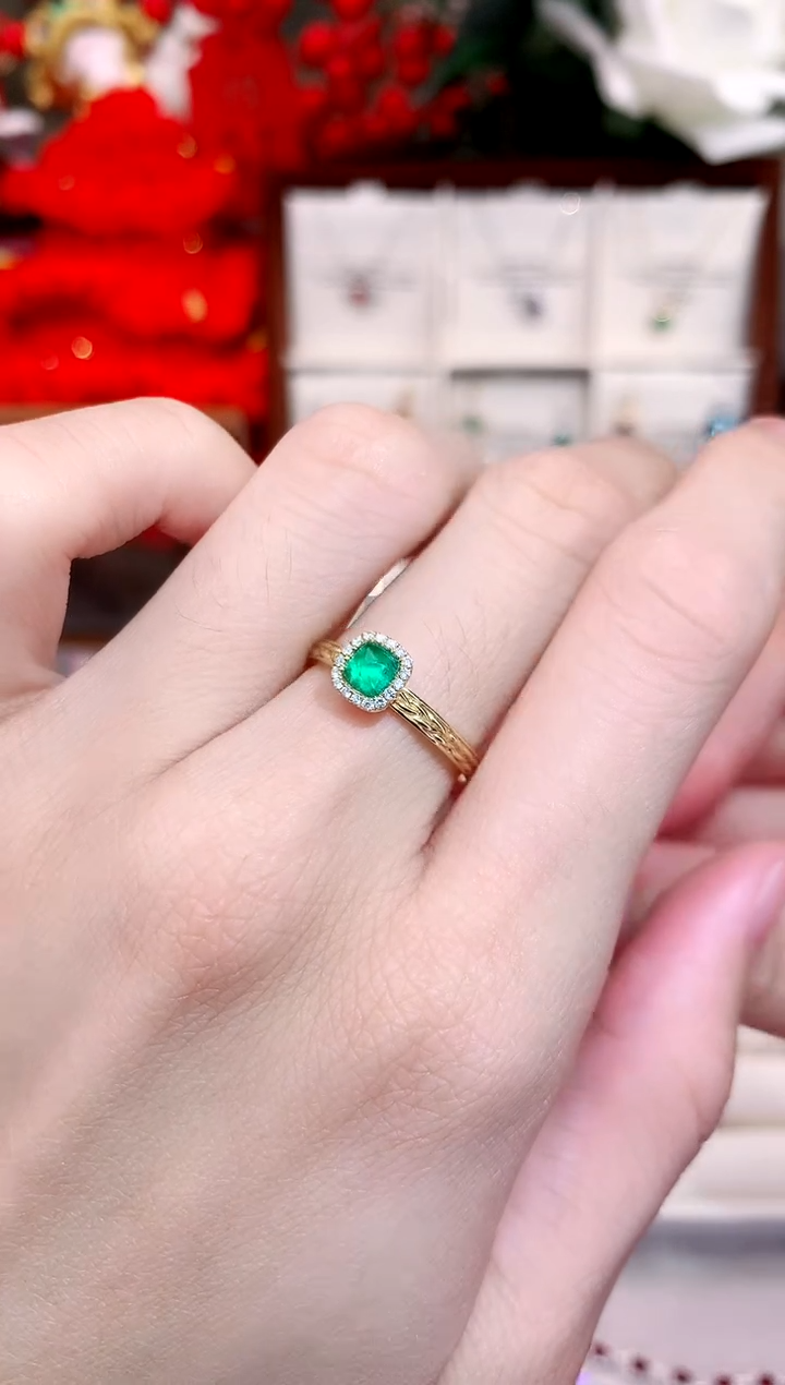 【闪购商品】戒指18K金镶嵌祖母绿0.35ct/天然宝石/七天无理由