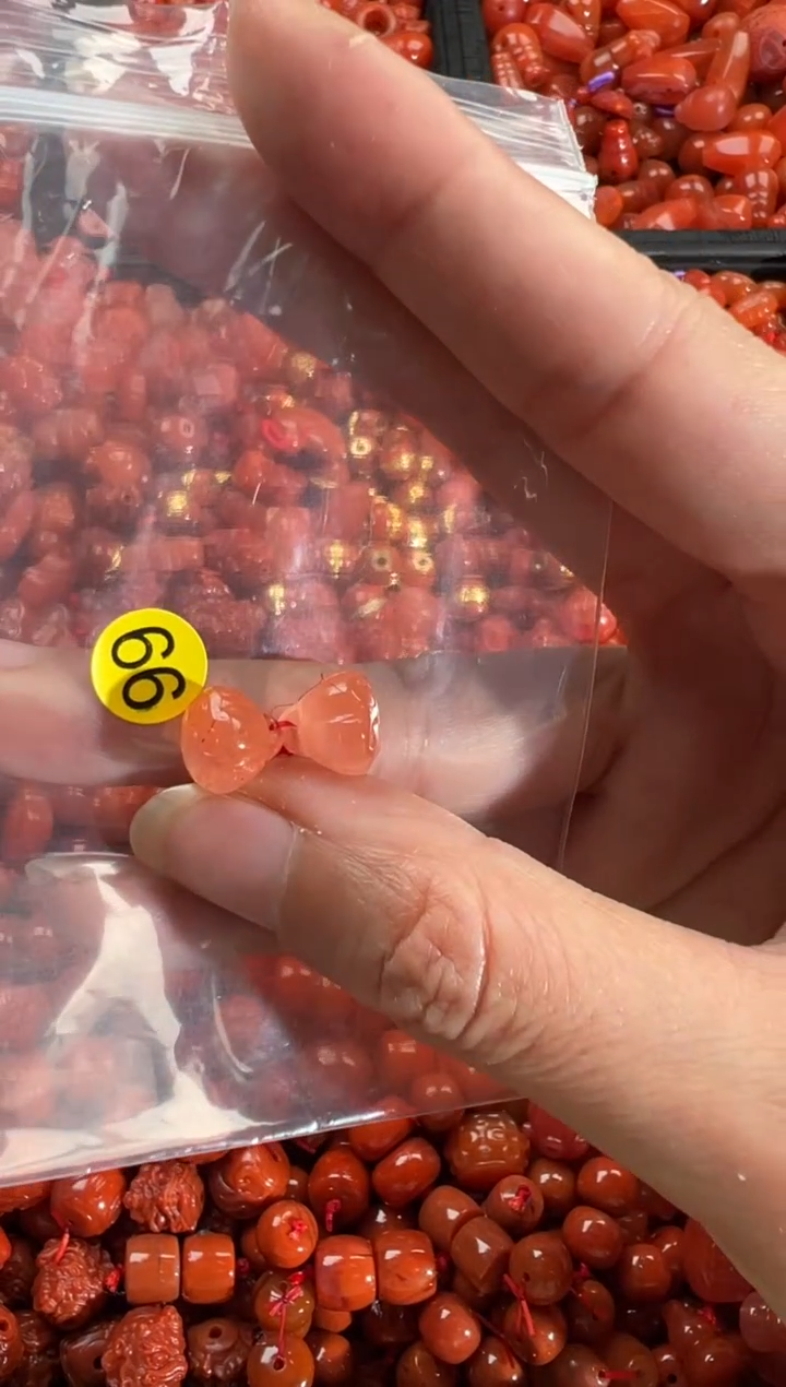 【闪购商品】南红玛瑙颈饰未镶嵌1