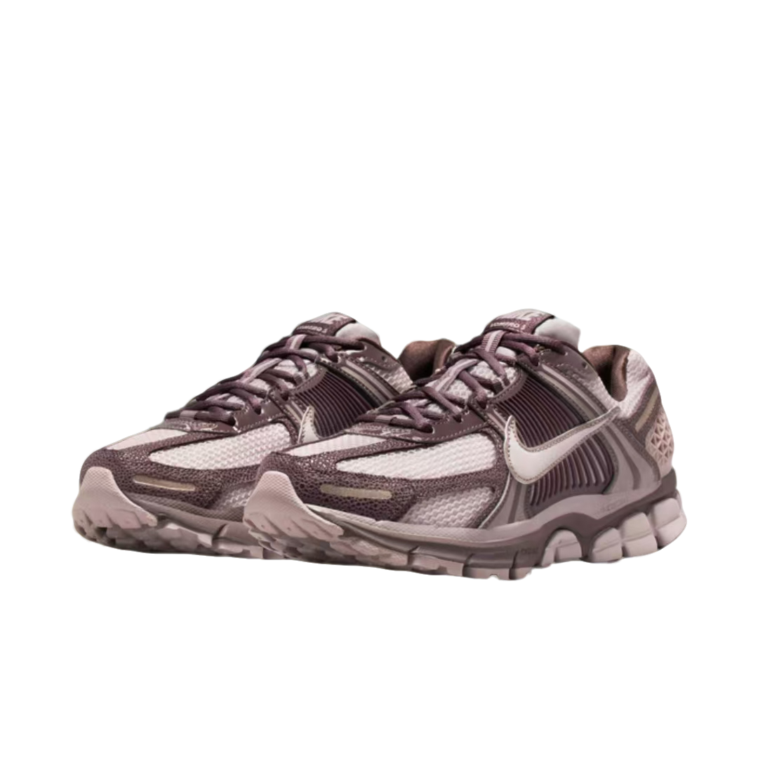 NIKE/耐克官方正品女ZOOM VOMERO 5 紫水晶复古跑步鞋-II6236-500