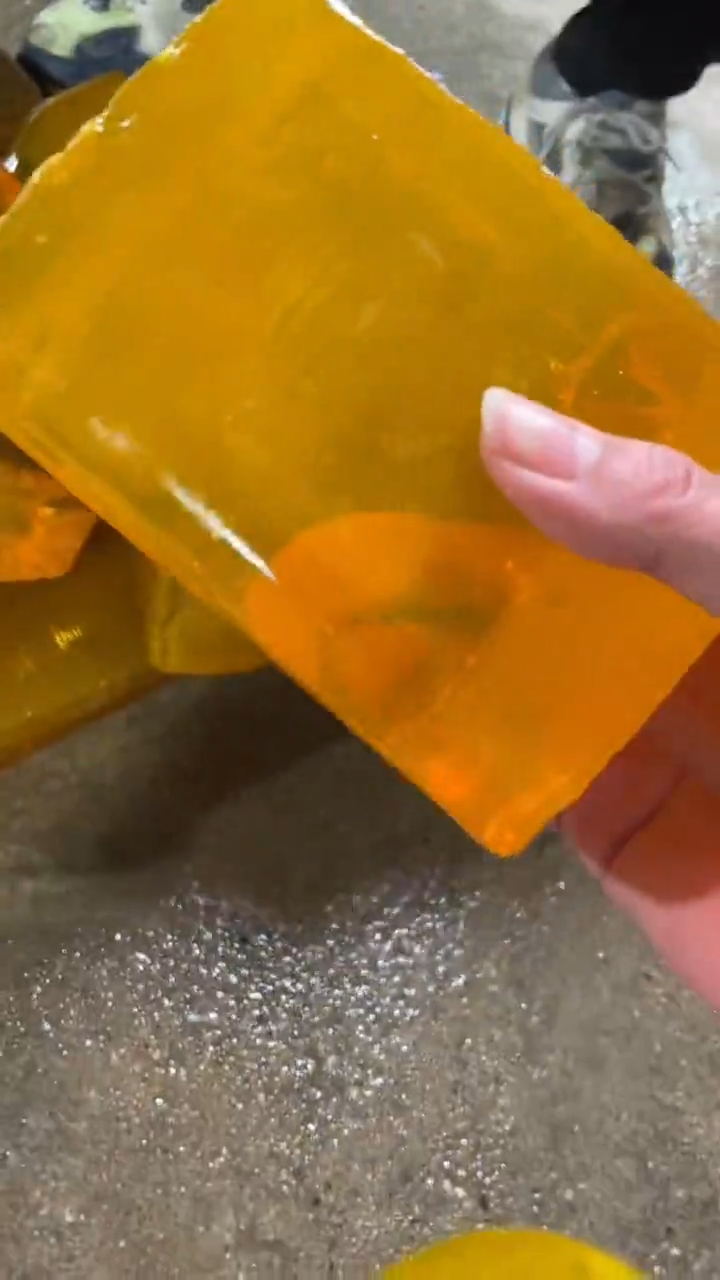 新疆五彩石原石摆件