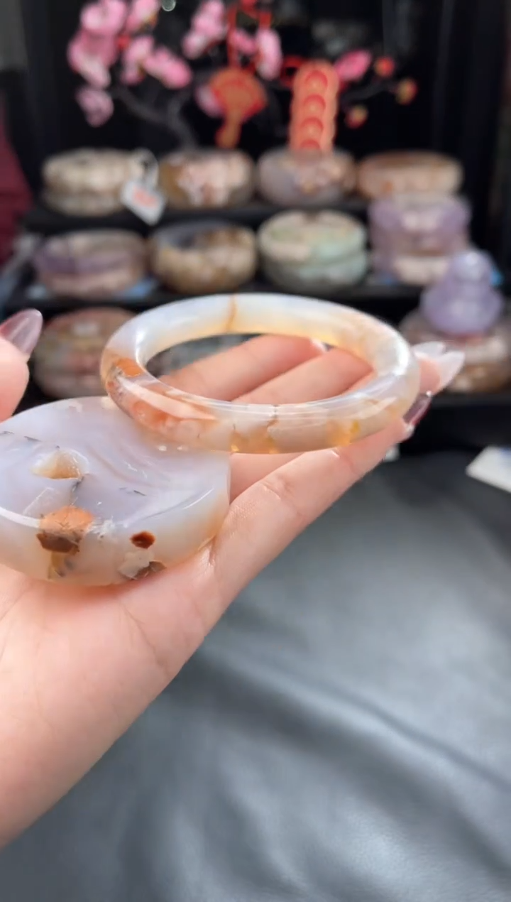 【闪购商品】石英质玉手镯未镶嵌55