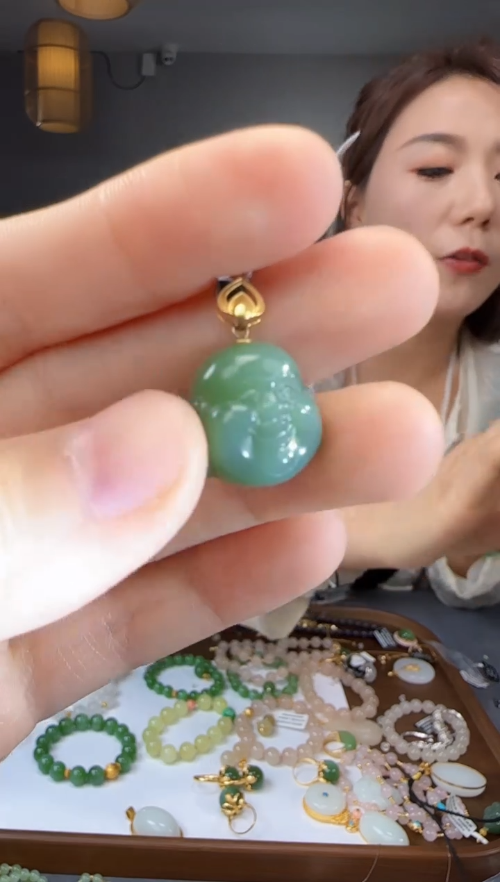 和田玉18K金镶嵌吊坠(不含链)1