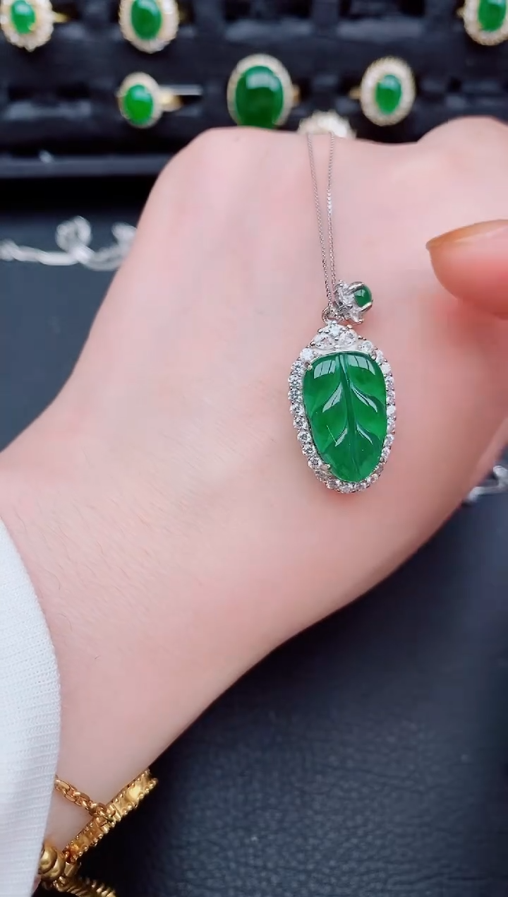 【闪购商品】翡翠颈饰银S925镶嵌天然a货翡翠424