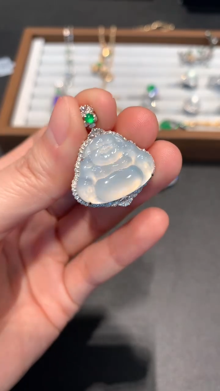 【闪购商品】翡翠吊坠(不含链)18K金镶嵌11800