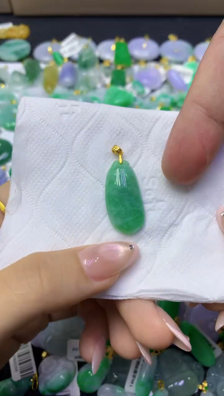 颈饰未镶嵌翡翠天然缅甸翡翠A货