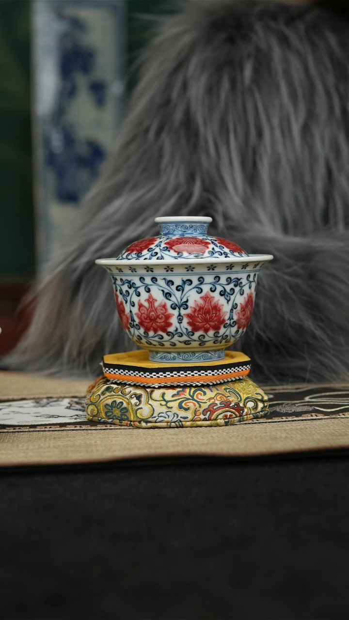 【闪购商品】青花釉里红用了压手杯