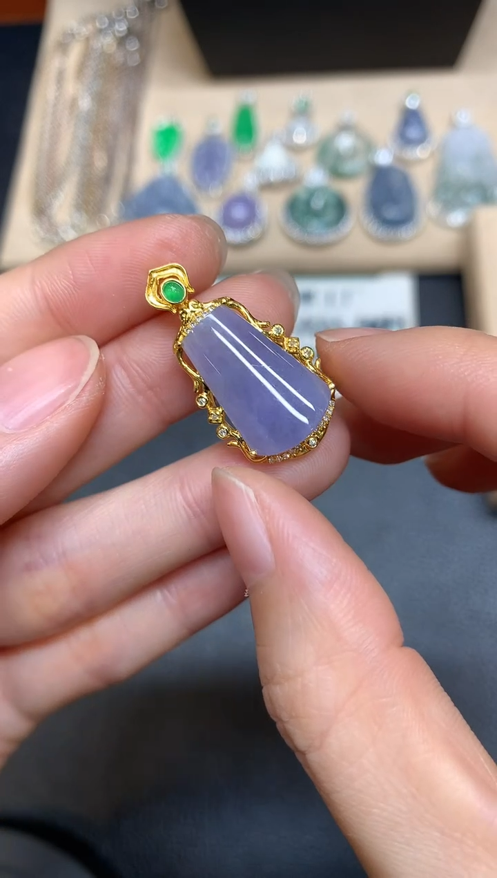 【闪购商品】翡翠颈饰18K金镶嵌无事柱【无服务费