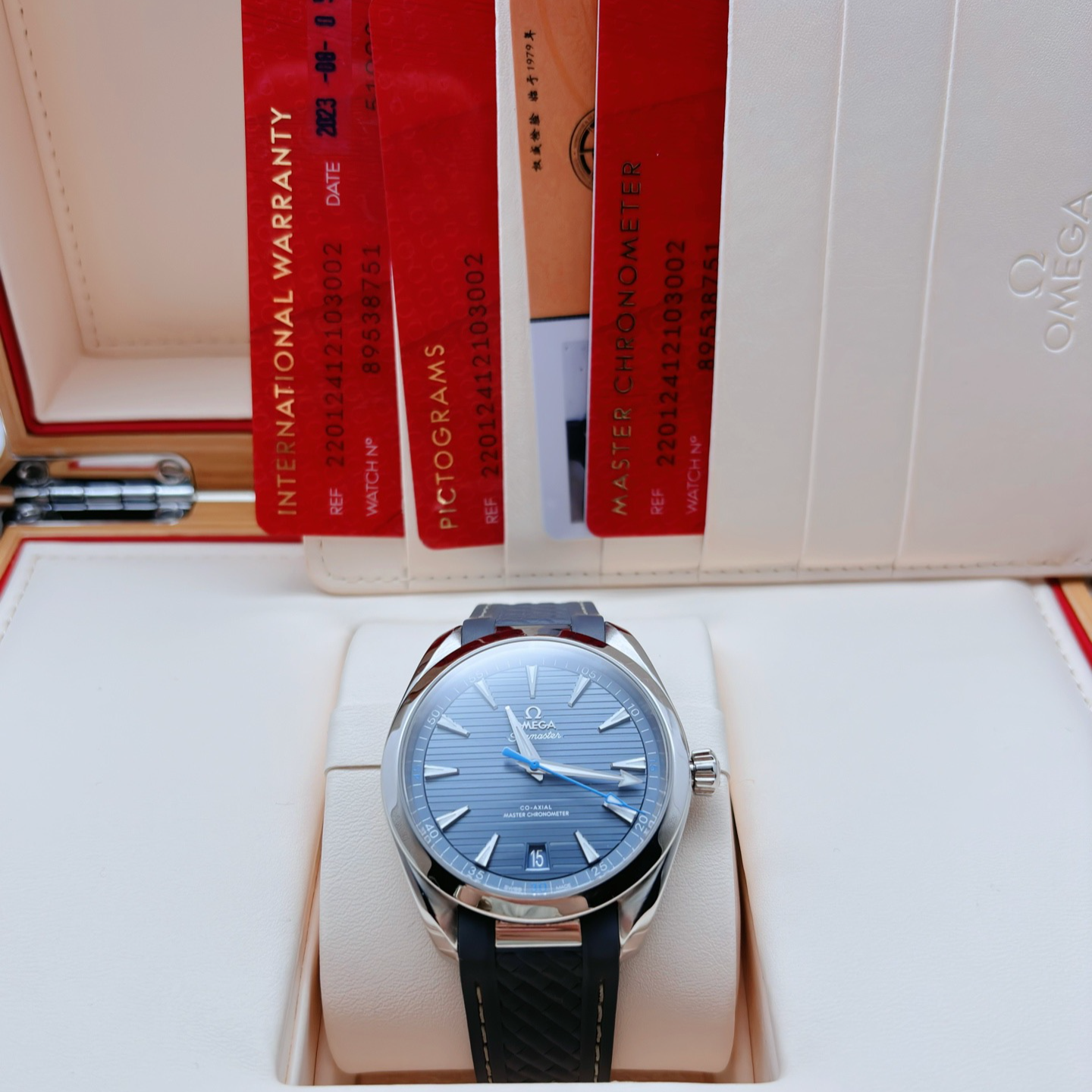 99新 Omega/欧米茄 海马150/蓝胶/背透/41MM/自动/公价49000