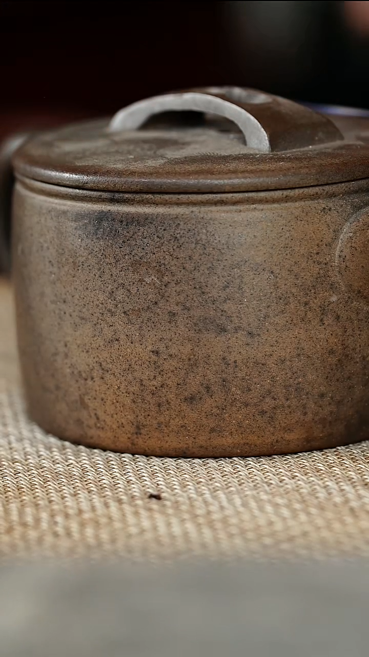 茶壶紫砂200毫升微瑕柴烧黑墩头汉瓦