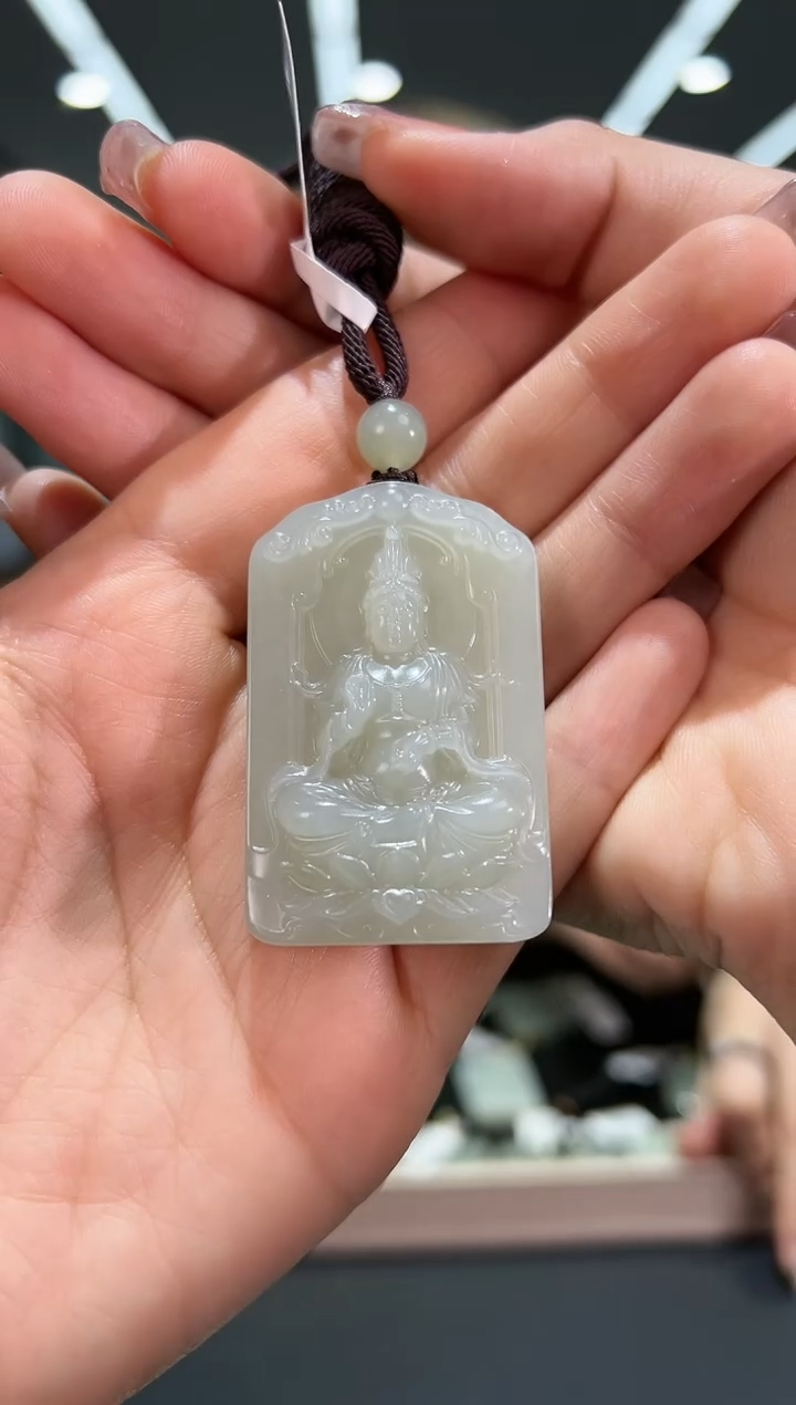 【闪购商品】和田玉颈饰未镶嵌且末料青白玉观音