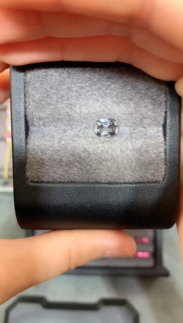 【闪购商品】定制尖晶石裸石未镶嵌枕型 金属灰色调 1.81ct