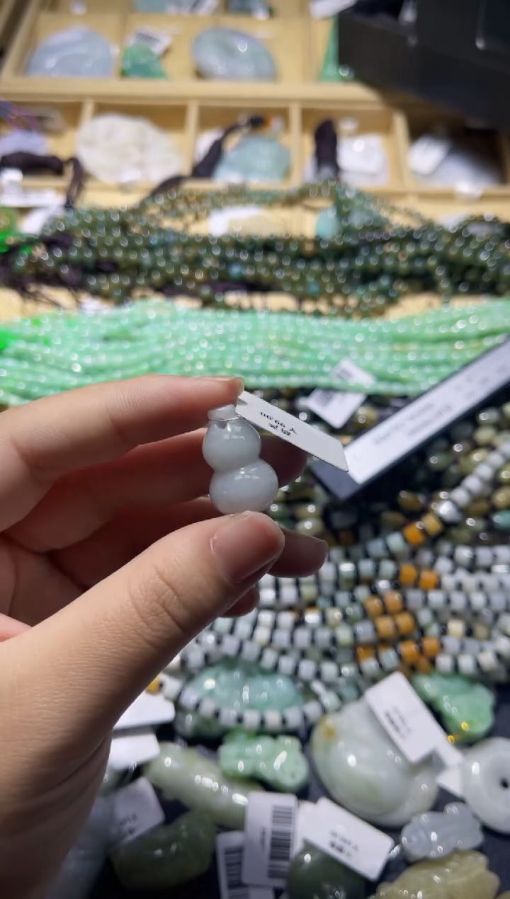 【闪购商品】翡翠未镶嵌颈饰00000287