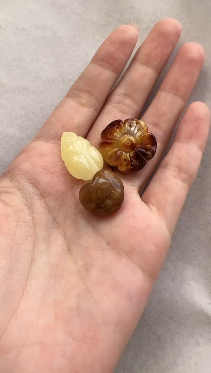 【闪购商品】琥珀裸石未镶嵌10203357-配饰三个