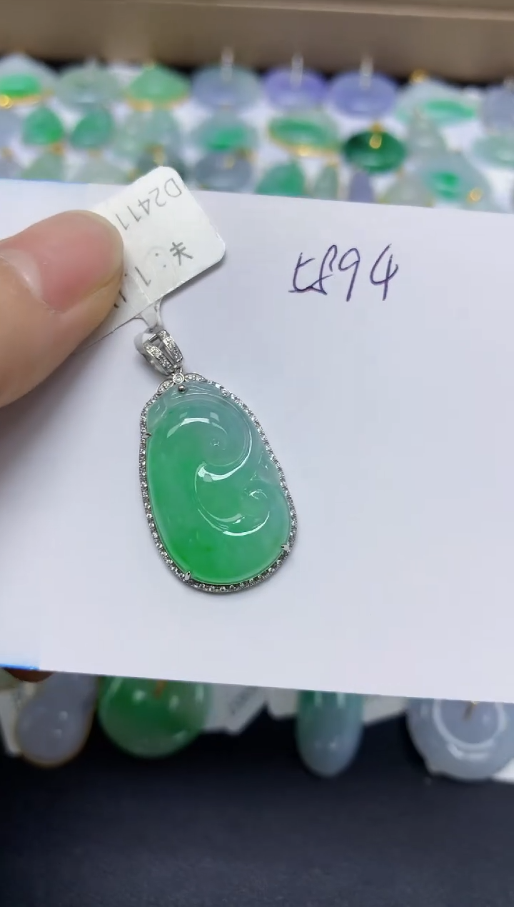 【闪购商品】翡翠挂件18K金镶嵌 天然翡翠A货